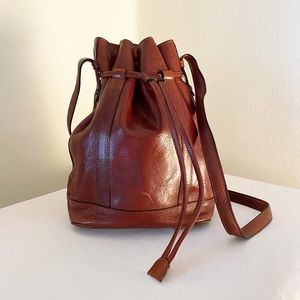 Vintage bucket bag